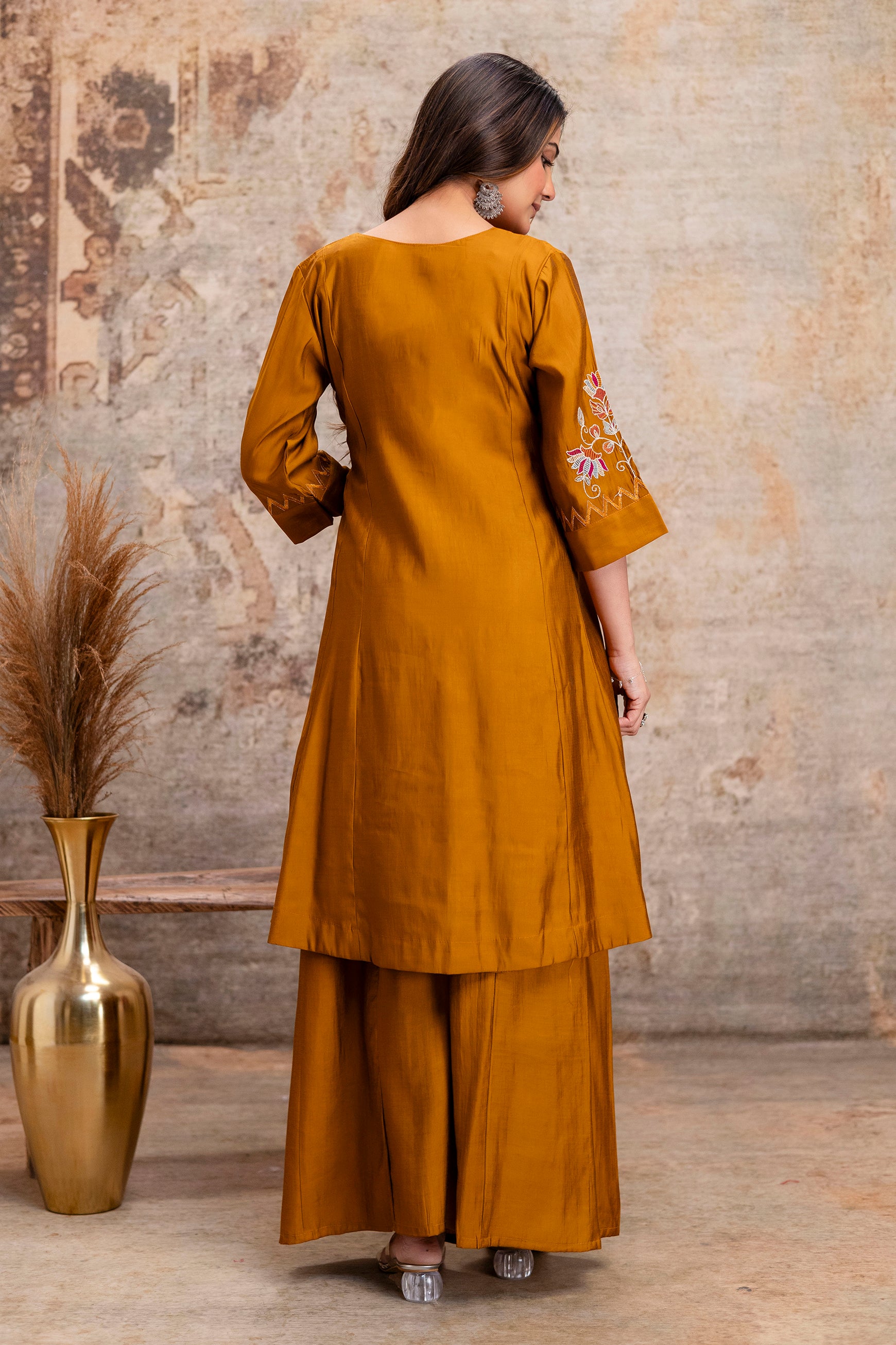 musterd silk hand work kurta set
