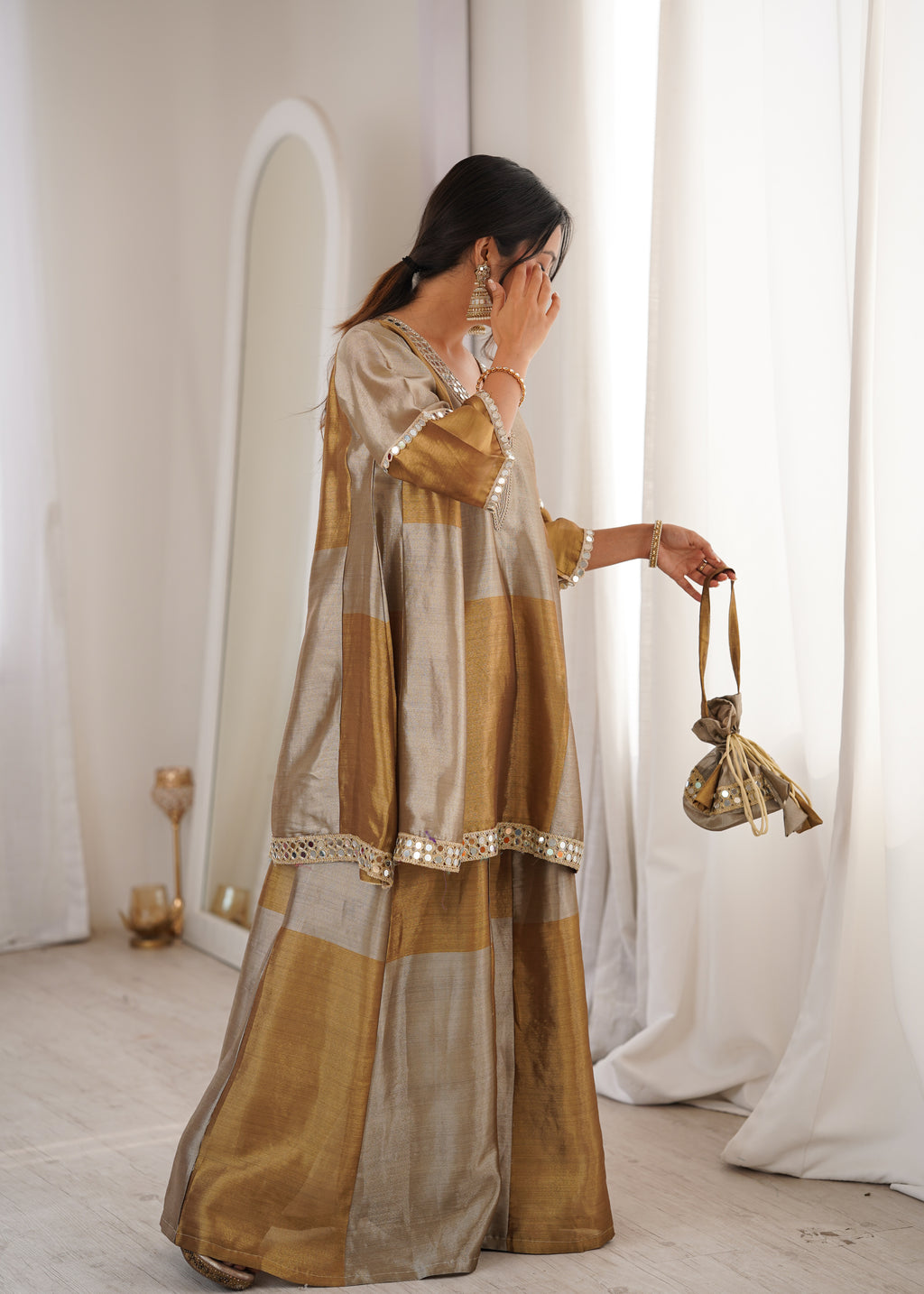 Two-Tone Tissue Coding Embroidery Top & Bottom Set with Batwa
