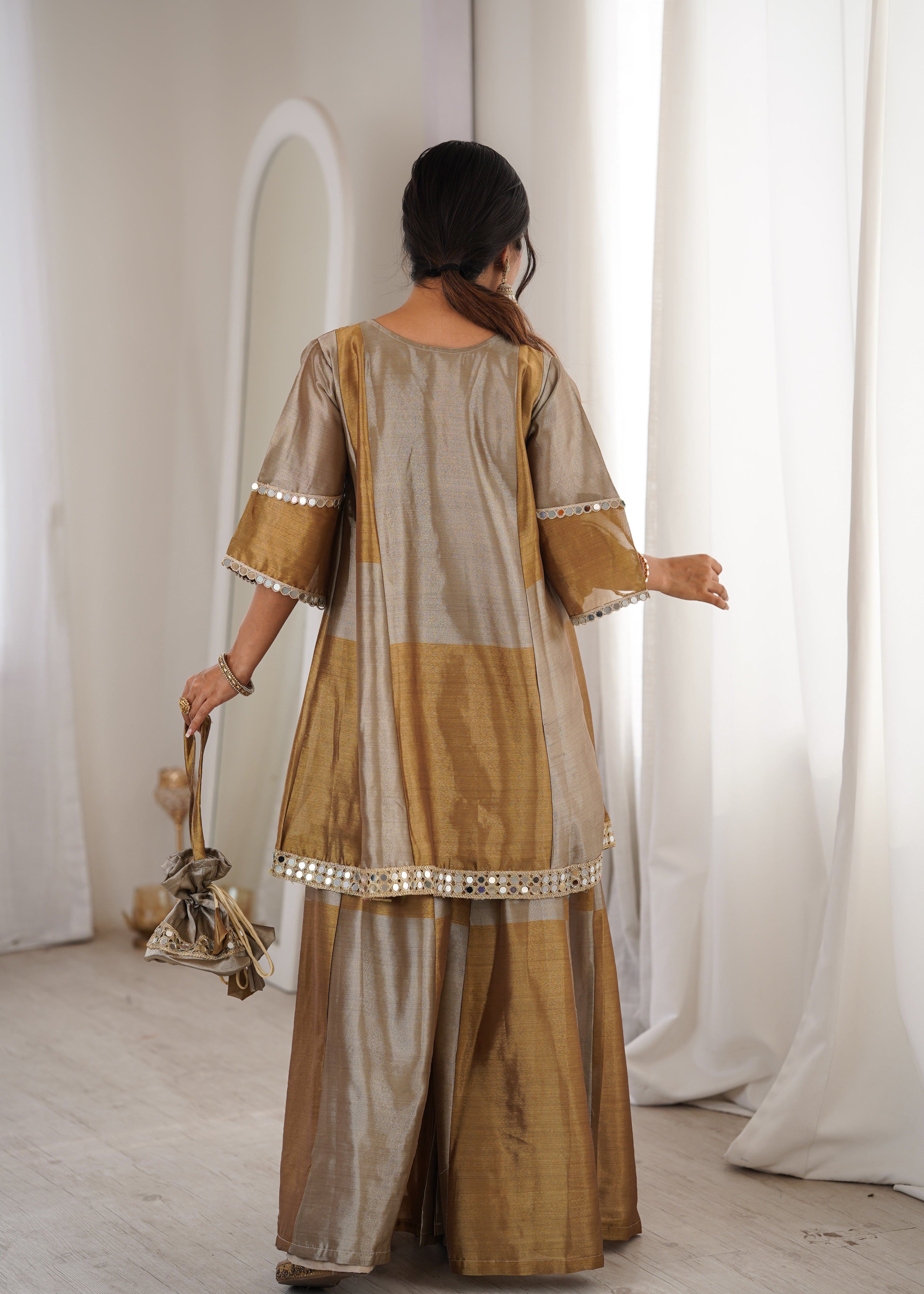 Two-Tone Tissue Coding Embroidery Top & Bottom Set with Batwa