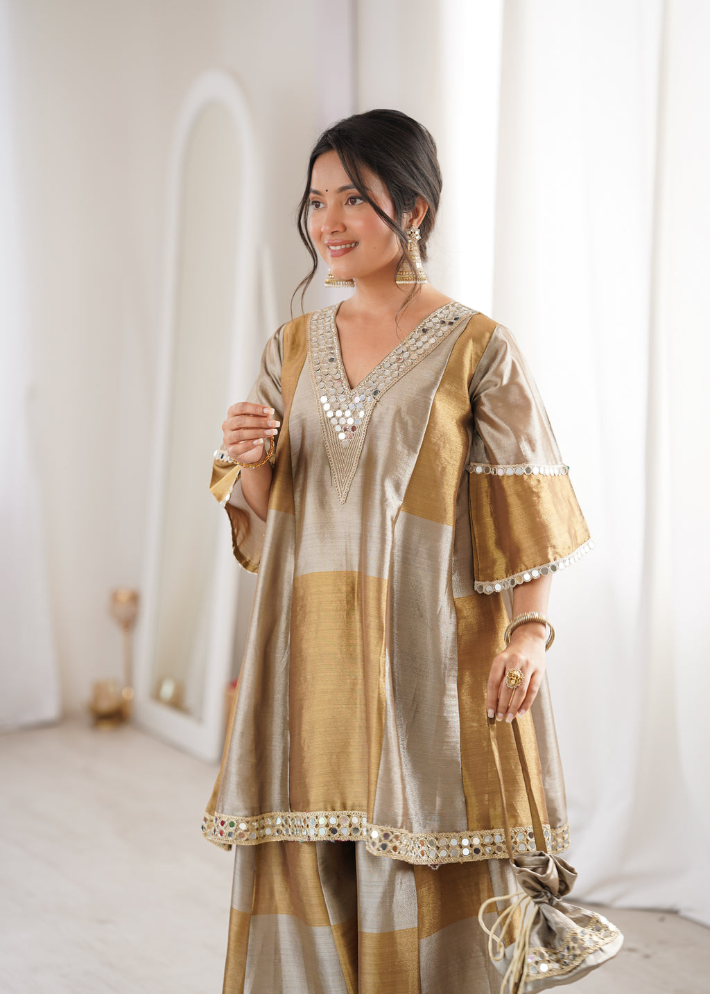 Two-Tone Tissue Coding Embroidery Top & Bottom Set with Batwa