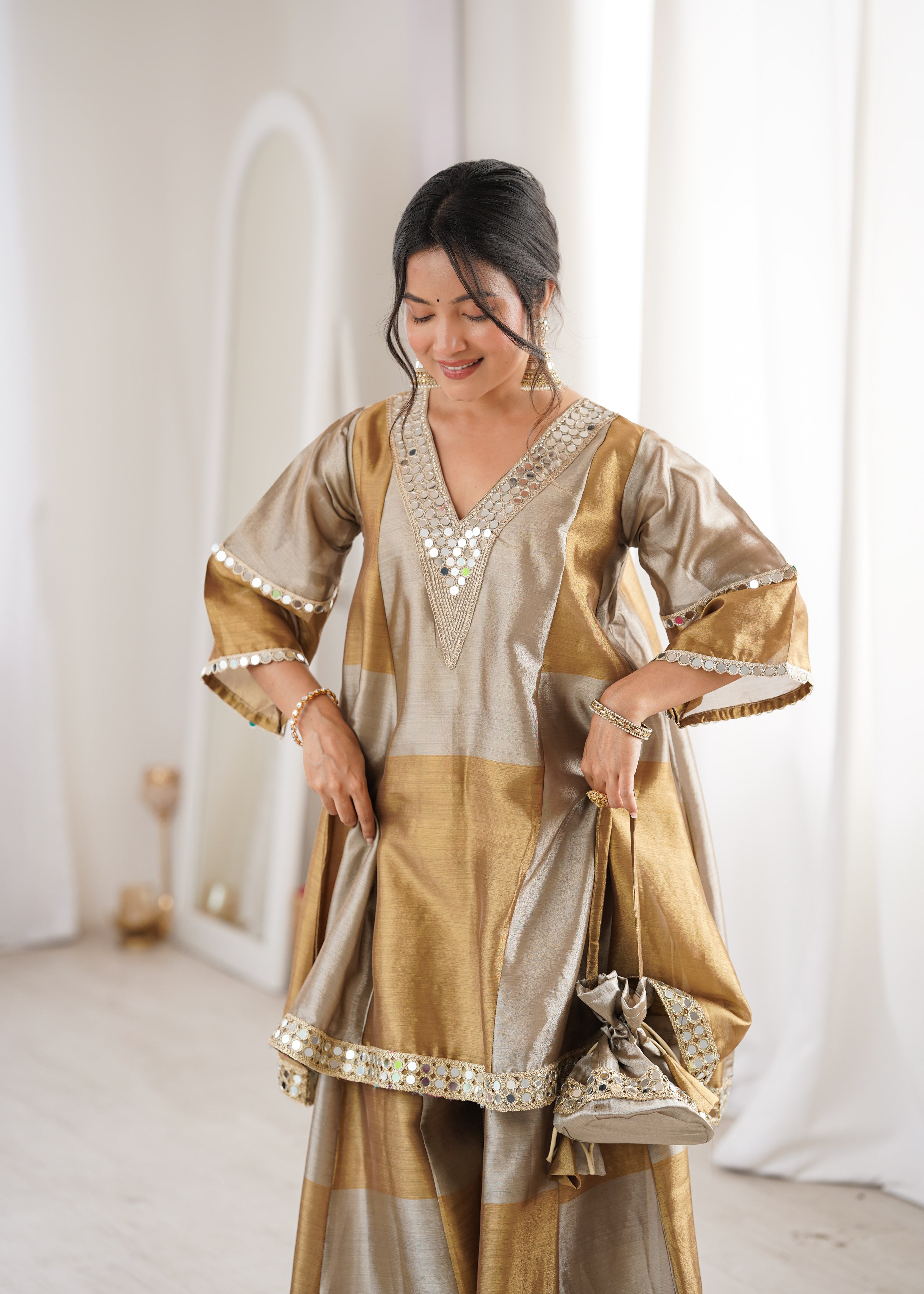 Two-Tone Tissue Coding Embroidery Top & Bottom Set with Batwa