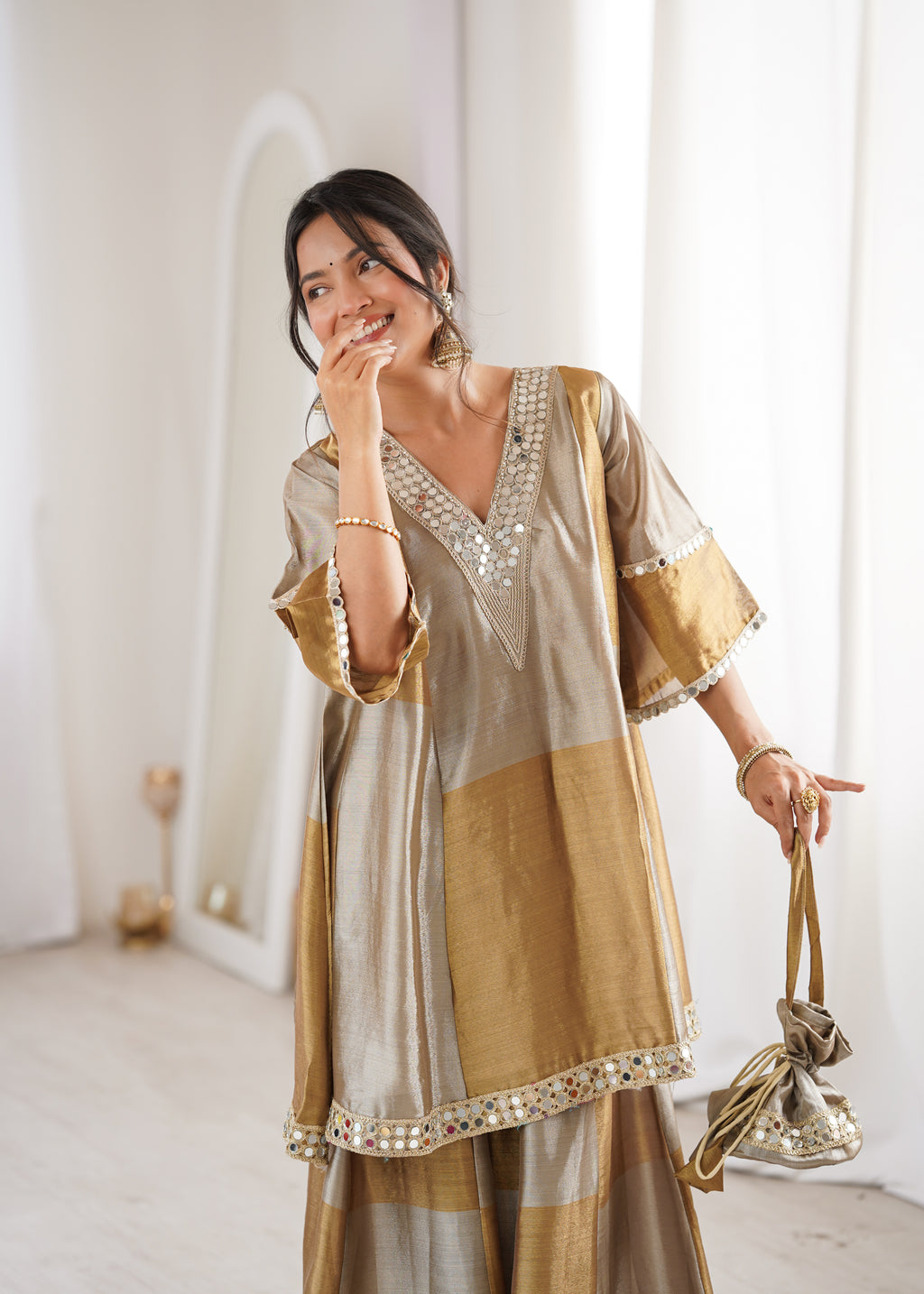 Two-Tone Tissue Coding Embroidery Top & Bottom Set with Batwa