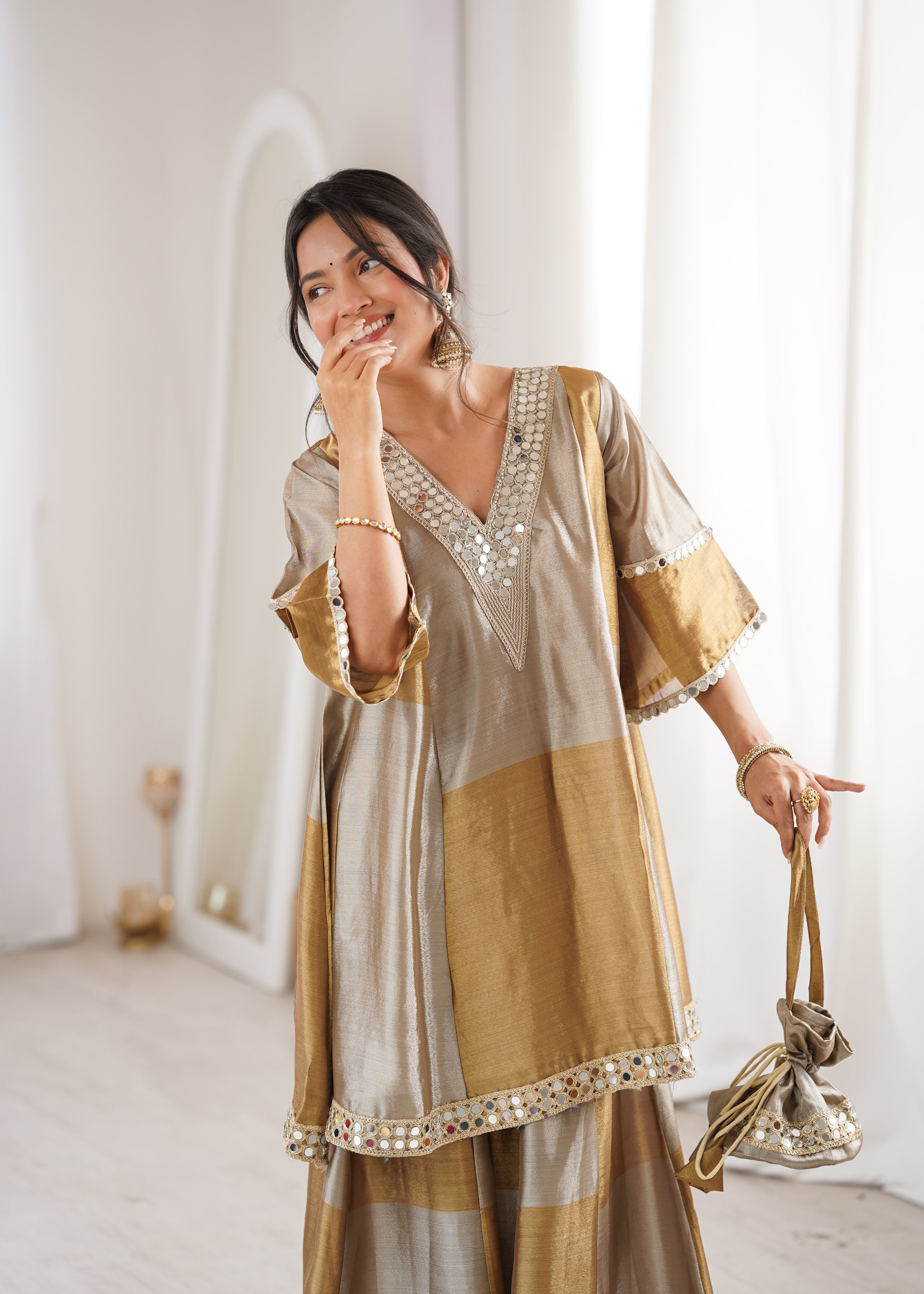 Two-Tone Tissue Coding Embroidery Top & Bottom Set with Batwa